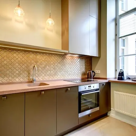 & - Old Town Апартаменты Вильнюс