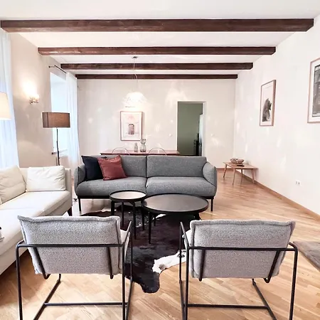 & - Old Town Apartamento *