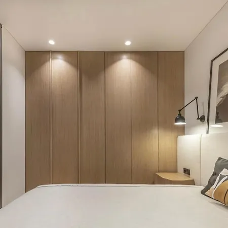 & - Old Town Apartment *