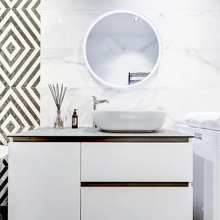 & - Old Town Апартаменты *