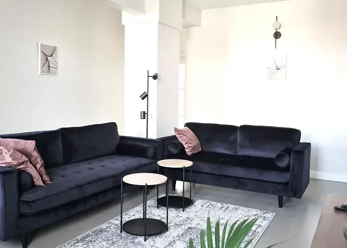 Апартаменти & - Old Town