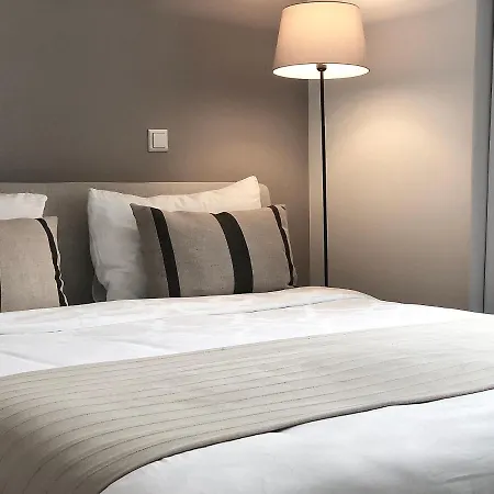& - Old Town Apartment *