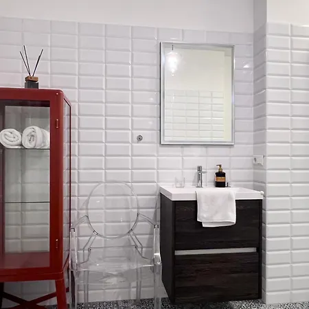 & - Old Town Apartment *