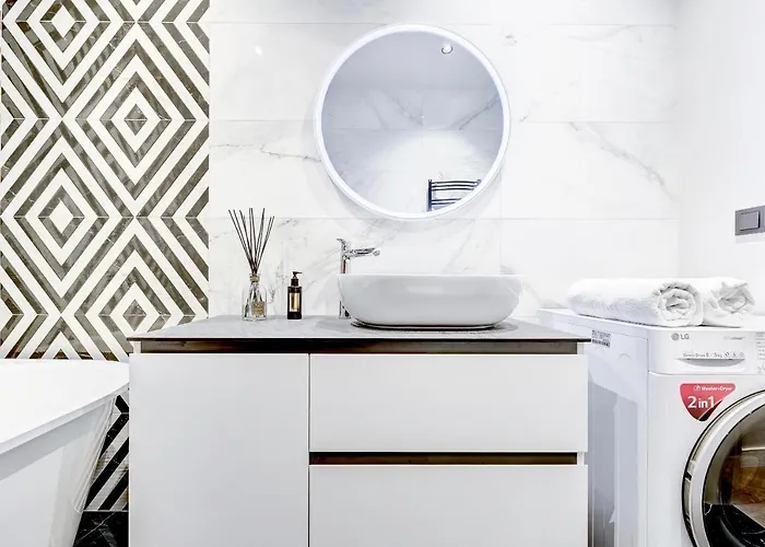 & - Old Town Апартаменты *